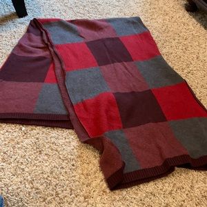 Lululemon poncho scarf. OS.